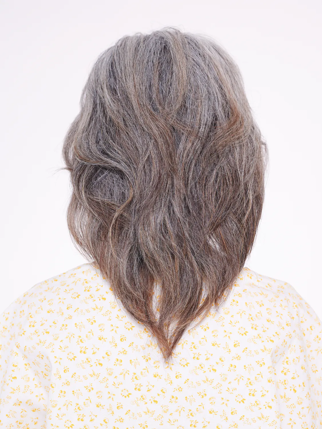 50代・60代のグレイヘアの方に◎セミロングパーマスタイル 3