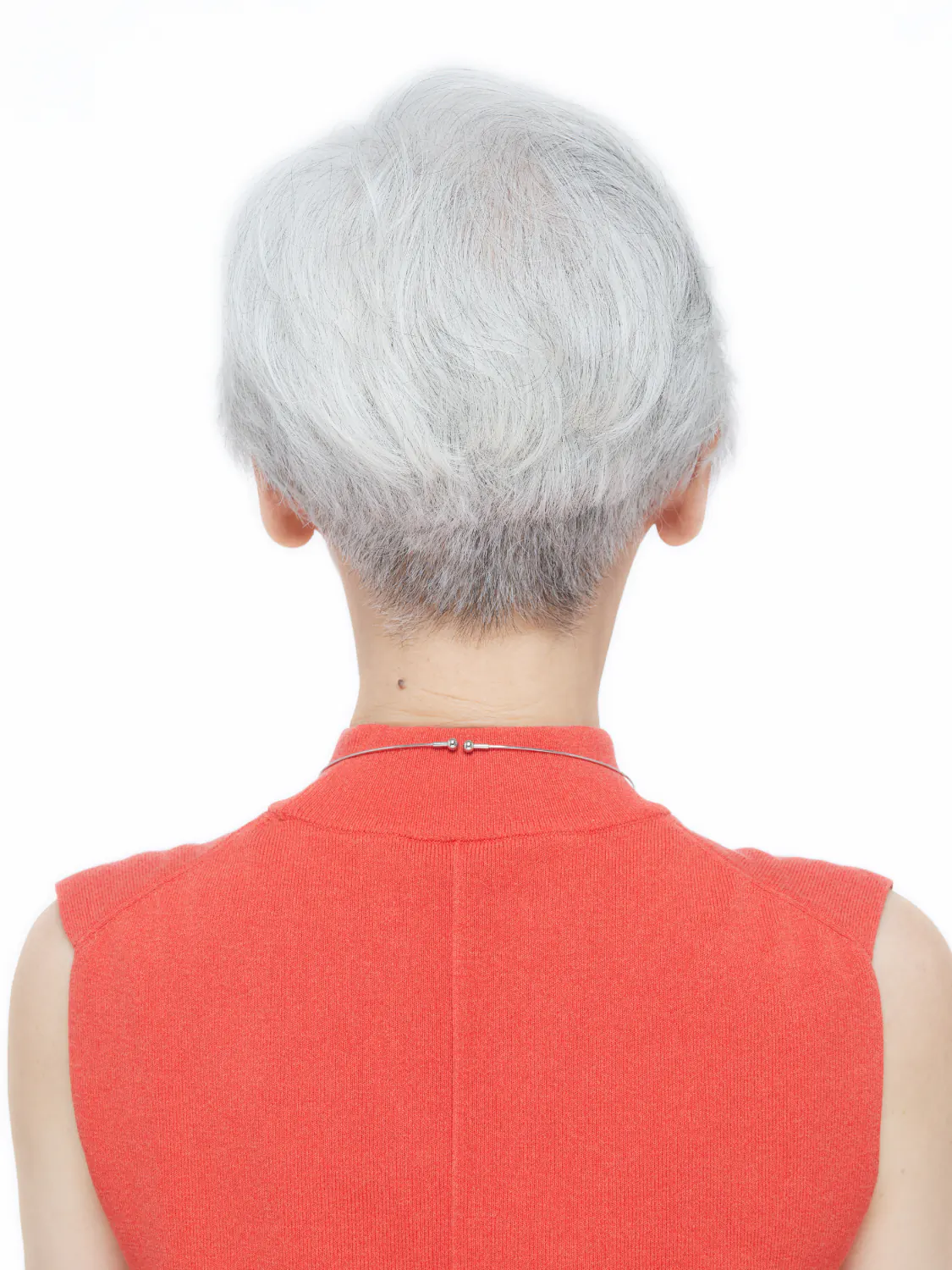 50代・60代のグレイヘアの方にオススメ◎大人ショートスタイル 3