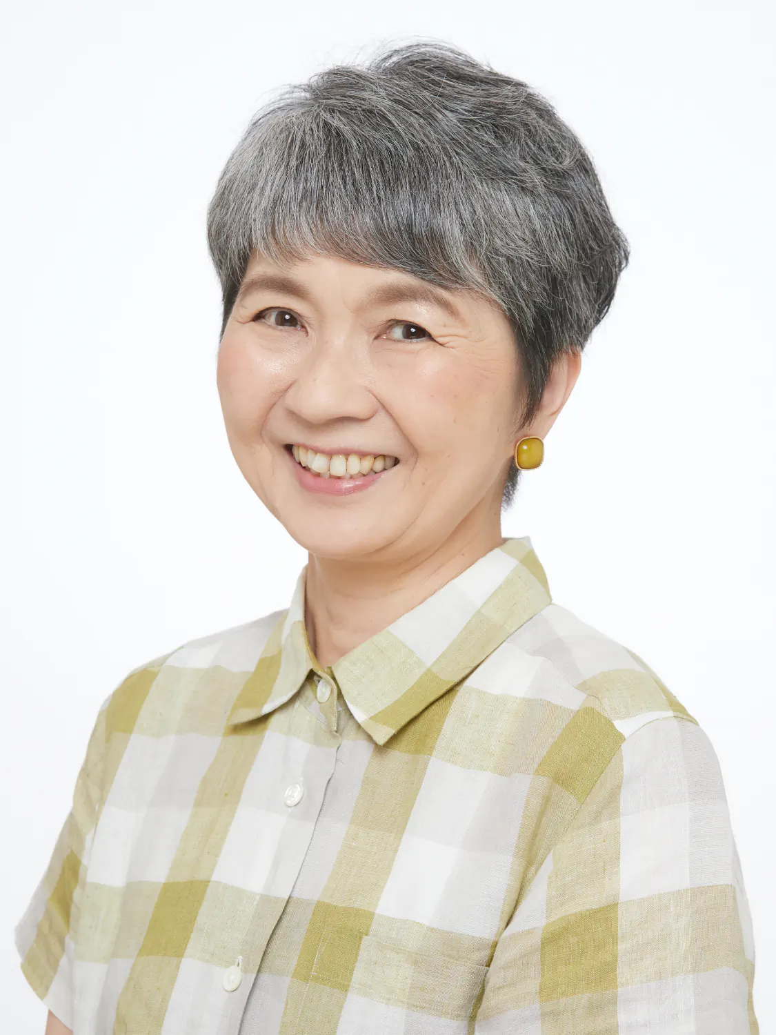 50代・60代に人気◎白髪を活かしたショート